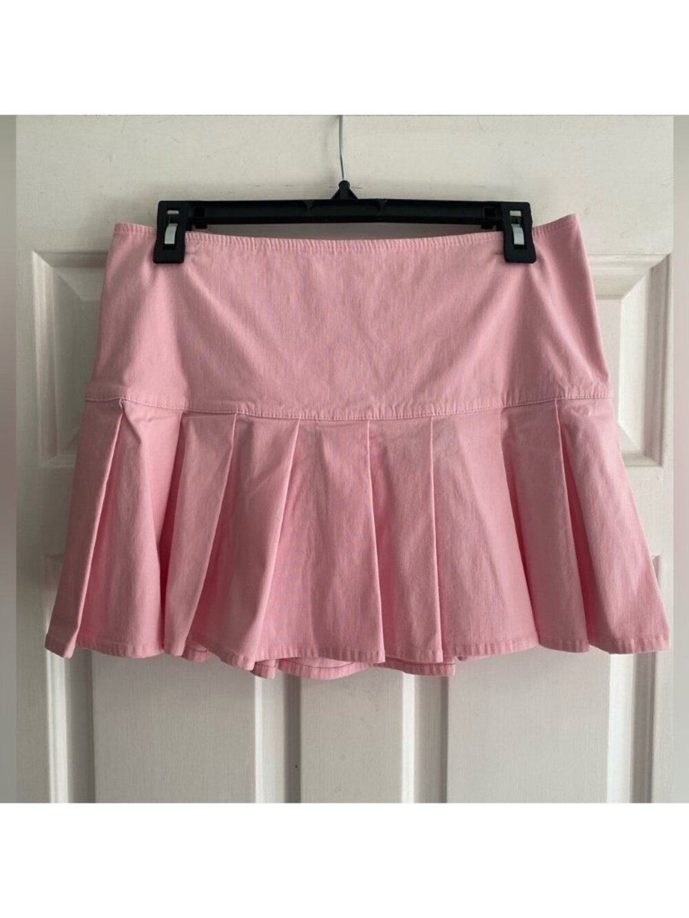 Divided by H&M Pink Pleated Tennis Style Skirt Size 40